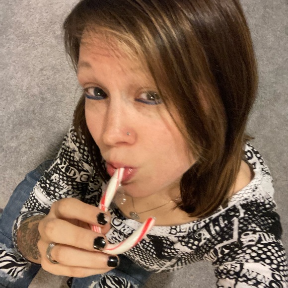 MEET THE POSHER!! ❤️🤍💙🖤❤️🔥🇺🇸 - Picture 3 of 16